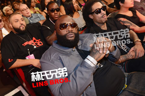 Akon, Wiz Khalifa, Rick Ross等明星们在2012 BET嘻哈颁奖典礼观众席 (照片)