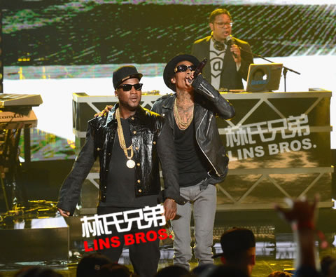 2012 BET嘻哈颁奖典礼演出更多照片: Wiz Khalifa, Young Jeezy, Missy Elliott等