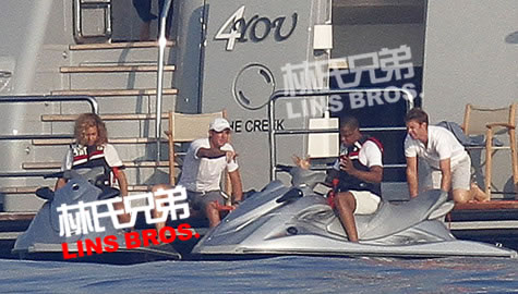Jay Z和妻子Beyoncé在地中海驾驶摩托艇 (照片)