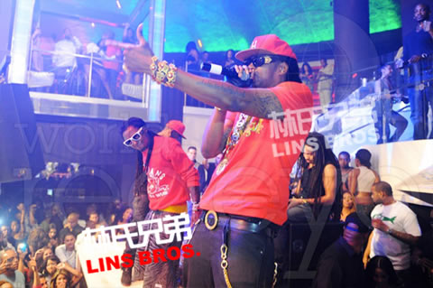Lil Wayne庆祝2 Chainz生日，在LIV夜店Party上表演 (照片)