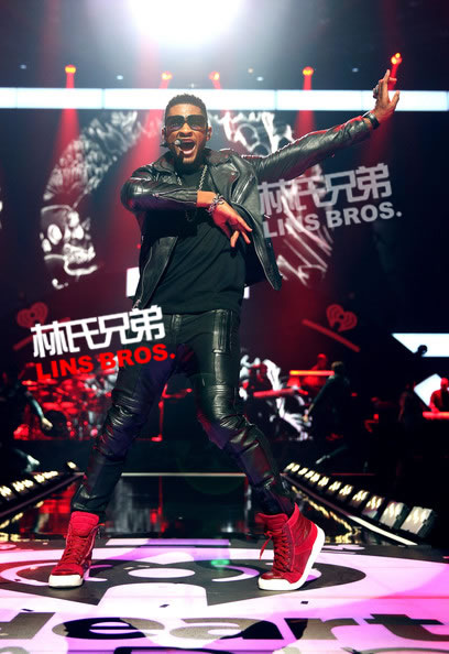 Usher在拉斯维加斯iHeartRadio音乐节演出 (照片)