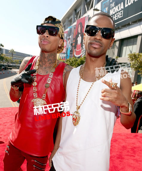 2012 MTV VMAs音乐录影带颁奖典礼红地毯 (照片)
