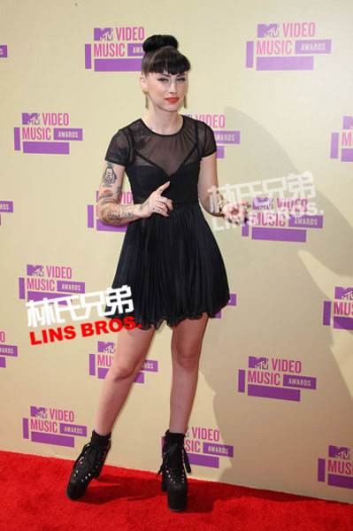 2012 MTV VMAs音乐录影带颁奖典礼红地毯 (照片)