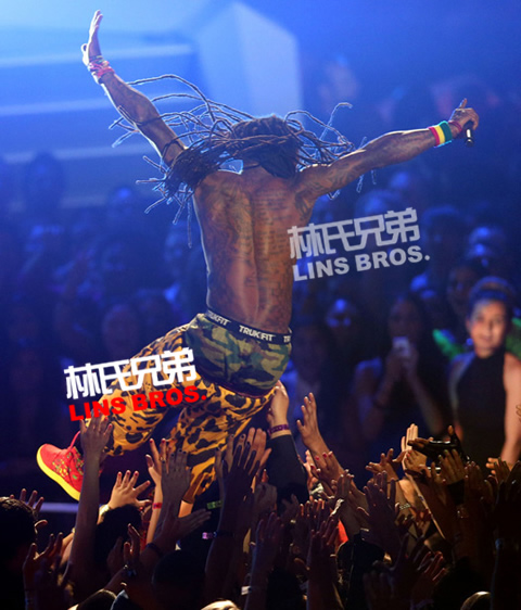 Lil Wayne在2012 MTV音乐录影带VMAs现场 (更多照片)