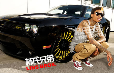 Wiz Khalifa变得富有后购买第一件大礼物是辆2011 Dodge Challenger跑车 (照片)