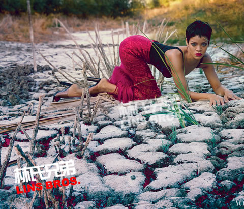 Rihanna登上Vogue杂志封面内页照片曝光 谈论Chris Brown (照片)