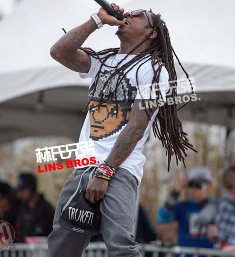 Lil Wayne在Toyota City Championships现场表演 (照片)
