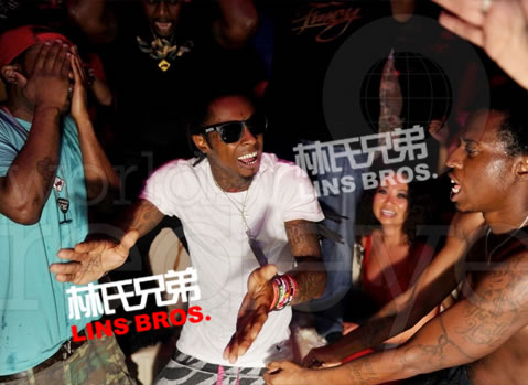 Lil Wayne与兄弟们在迈阿密LIV夜店Party (照片)