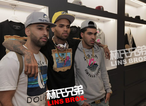 Chris Brown启动Black Pyramid服装产品线 (照片)