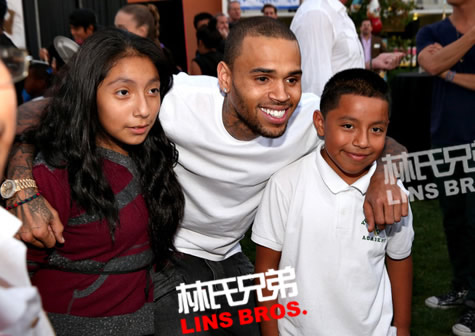 Chris Brown举办活动正式启动Symphonic Love基金会  (照片)