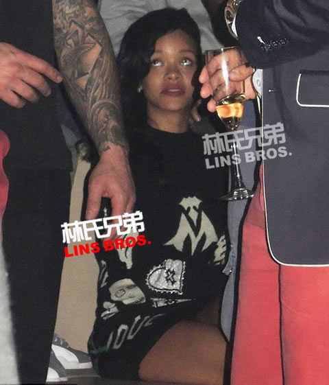 更多Chris Brown与Rihanna在德国柏林一起过感恩节Party (照片)