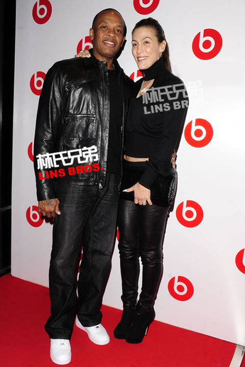 Dr. Dre与妻子Nicole手牵手在伦敦出席耳机活动宣传新产品线 (照片)