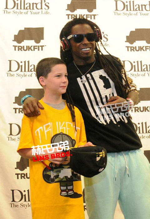 更多Lil Wayne在Dillard’s商店签售TRUKFIT产品 (照片)