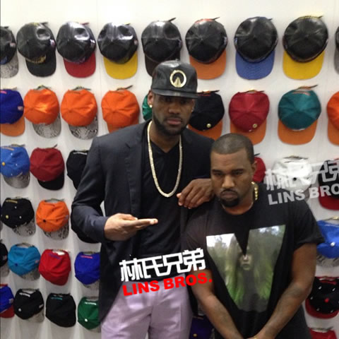 詹姆斯与Kanye West, Kim Kardashian聚在一起庆祝新球帽产品线上市 (照片)