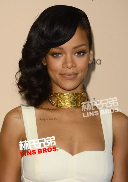 Rihanna在洛杉矶启动Nude By Rihanna香水 (照片)