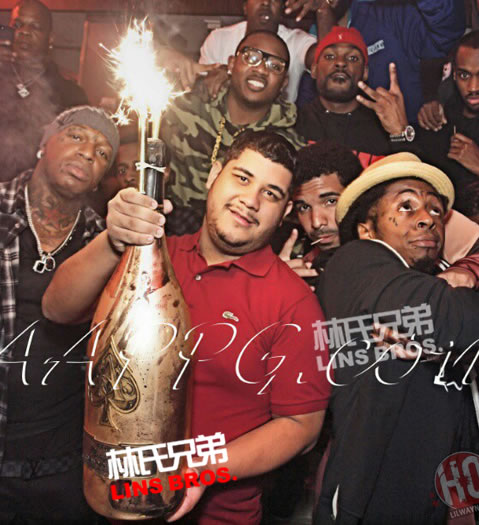 Lil Wayne与兄弟Drake, Birdman等在迈阿密LIV夜店Party (照片)