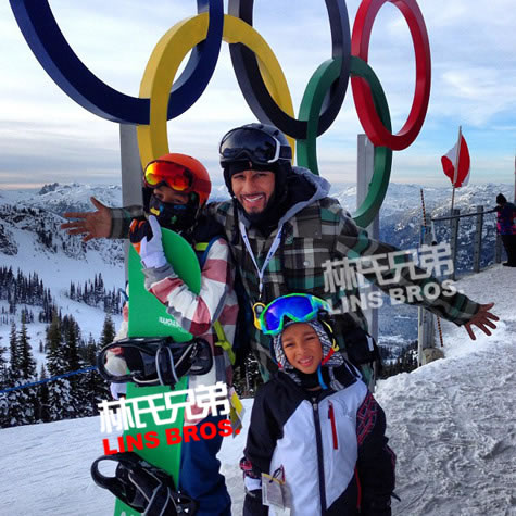 Alicia Keys与老公Swizz Beatz新年假期在加拿大Whistler滑雪 (照片)