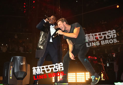 Jay Z与Coldplay在纽约布鲁克林网队球场举行迎新年演唱会 (照片)