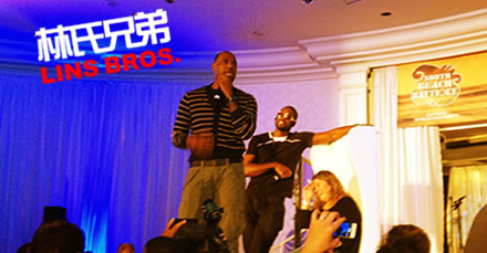 LINS BROS.Hot：NBA巨星勒布朗演唱迈克尔·杰克逊歌曲，邀请韦德同台演唱 (视频)