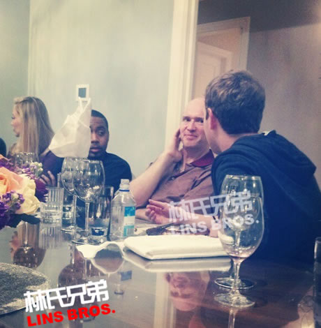 Nas和Facebook创始人扎克伯格等亿万富豪一起吃饭 (照片)