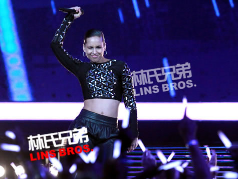 Alicia Keys在2013 NBA全明星赛中场演出Empire State Of Mind等 (10分钟视频)