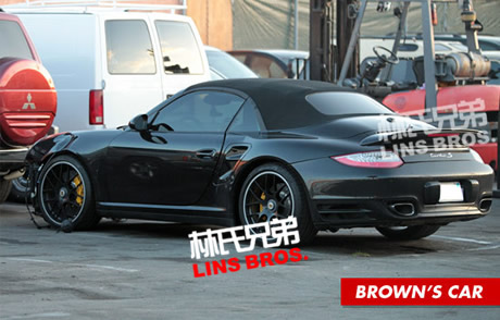 Chris Brown 遇车祸因鲁莽狗仔拦截 (照片)