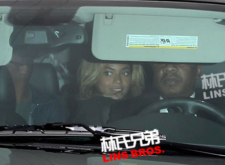 Jay Z和Beyonce夫妇,女儿Blue Ivy来到洛杉矶迎接格莱美 (照片)