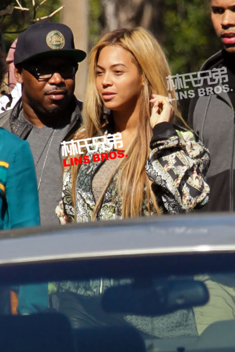 Beyonce和老公Jay Z, 妹妹Solange一起吃饭 (照片)