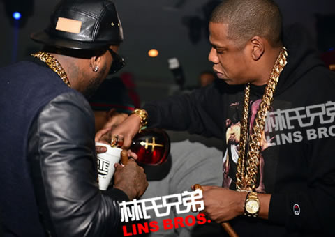 Jay Z戴出最重项链与Usher, Young Jeezy等一起在亚特兰大夜店Party (照片)