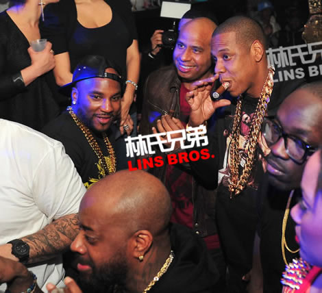 Jay Z戴出最重项链与Usher, Young Jeezy等一起在亚特兰大夜店Party (照片)