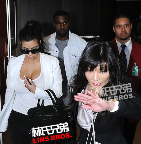 Kanye West和怀孕女友Kim Kardashian登机时卷入美国运输安全管理局调查