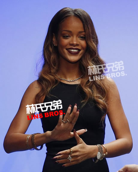 Rihanna伦敦时装周首发第一个时装产品线Rihanna For River Island (照片)