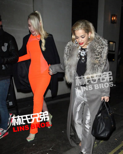 Rita Ora和T.I.艺人Iggy Azalea手牵手 前往Pre Brit Party (照片)