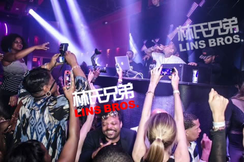 Chris Brown和Flo Rida在迈阿密夜店Party (13张照片)