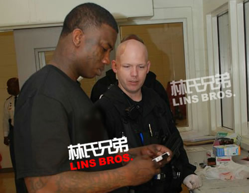 Gucci Mane被警方通缉..但他照常举行巡回演唱会 (图片)