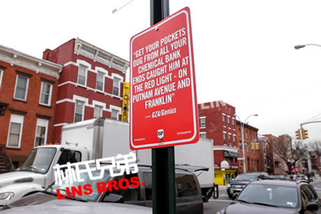 纽约街头艺术家把经典说唱歌词变为城市路标，影响民众(10张照片)