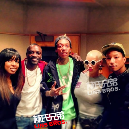 Wiz Khalifa, Amber Rose, Pharrell, Akon, Kelly Rowland在录音室里 (照片)