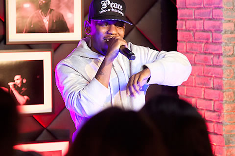 Kendrick Lamar作为2013年最热门MC在MTV表演 (照片)