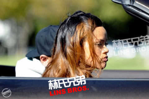 Rihanna和Chris Brown重新在一起..狗仔兴奋拼命拍照 (17张照片)