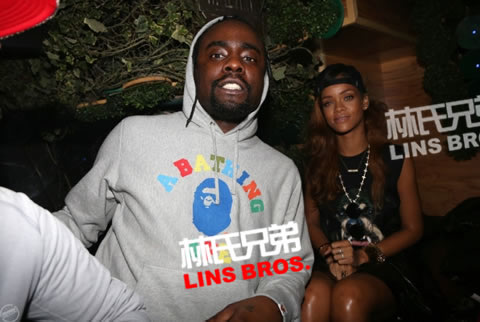 Rihanna纽约参加2013 NFL美式橄榄球选秀Party... Wale, DJ Khaled (10张照片)