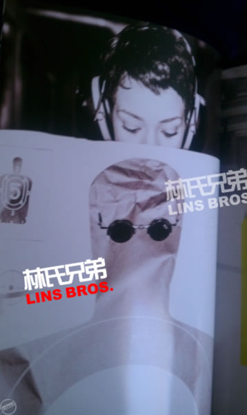 Rihanna的Diamonds世界巡回演唱会纪念册 (16张照片)