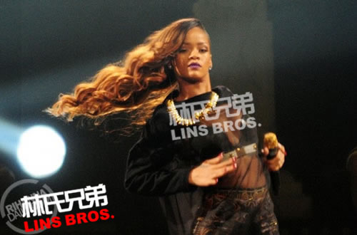 Rihanna在加拿大温哥华举行Diamonds巡回演唱会 (11张照片)
