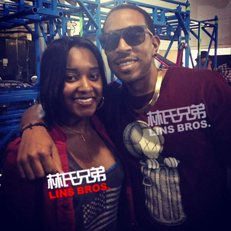 全明星相遇! Rihanna与T.I., Young Jeezy和Ludacris等在亚特兰大演唱会后台 (6张照片)