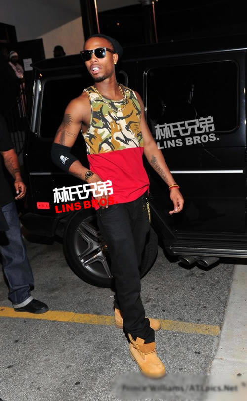 T.I.,老婆Tiny, B.o.B.加入Rihanna一起在Magic City夜店Party...又洒钱了 (15张照片)