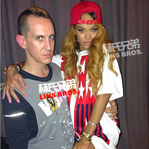 很兴奋..Rihanna在Instagram分享在纽约布鲁克林巡回演唱会照片 (10张照片)