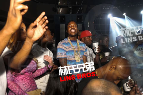 Lil Wayne在迈阿密STORY夜店Party..庆祝兄弟Meek Mill生日 (Pt.2/15张照片)