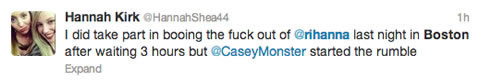歌迷真的愤怒了! Rihanna波士顿演唱会迟到3个小时引起歌迷强烈不满 (图片)