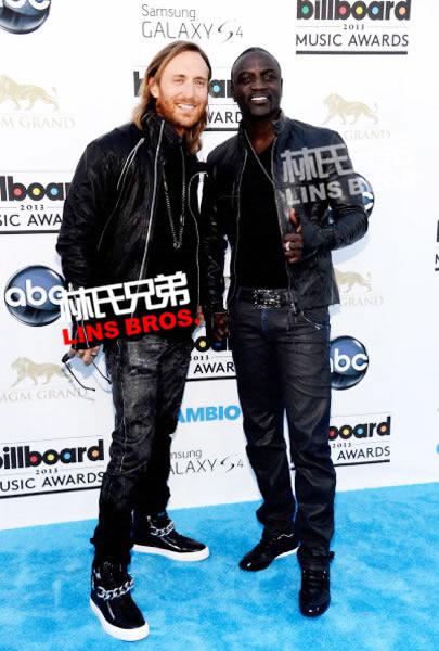 Chris Brown, Wiz Khalifa, Nicki Minaj等在2013 Billboard Music Awards蓝地毯 (照片)