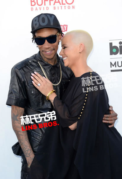 Chris Brown, Wiz Khalifa, Nicki Minaj等在2013 Billboard Music Awards蓝地毯 (照片)