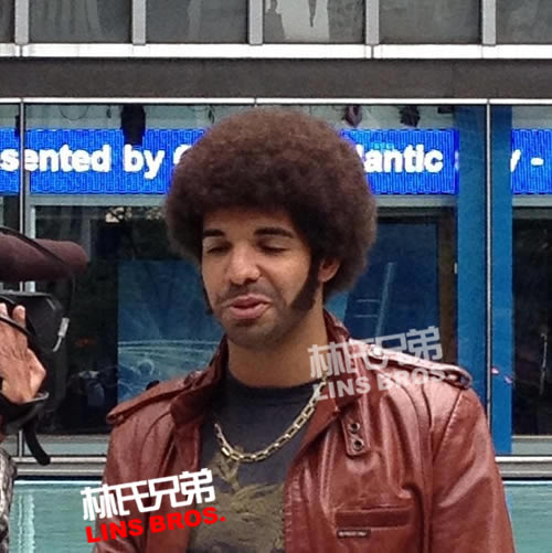 和Kanye West一样 Drake爆炸头加入电影Anchorman王牌播音员2 拍摄现场 (8张照片)